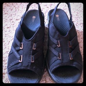 Bzees size 9.5 sandals. Only worn a few times.